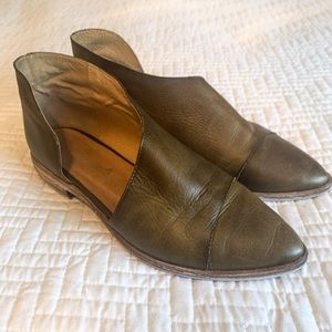 **PRICE DROP!** FREE PEOPLE ROYALE FLAT